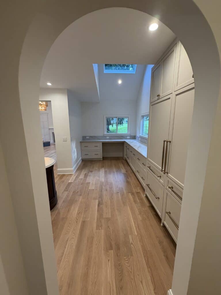 archway into kitchen